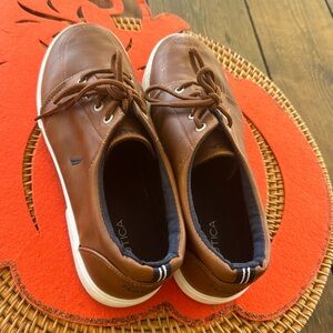 Boys dress shoes - worn twice